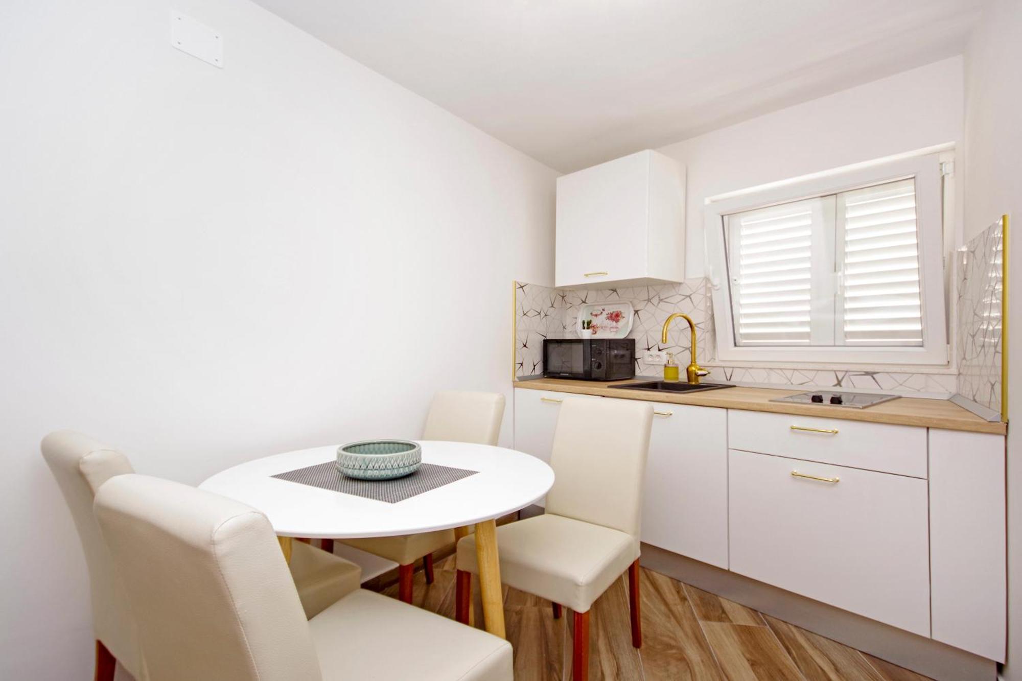 Apartments Roma Baška Voda Buitenkant foto