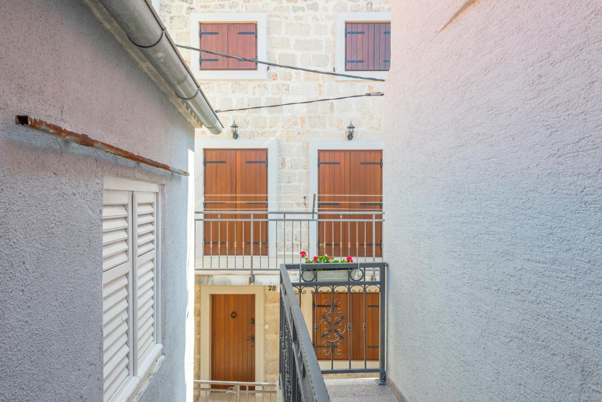 Apartments Roma Baška Voda Buitenkant foto